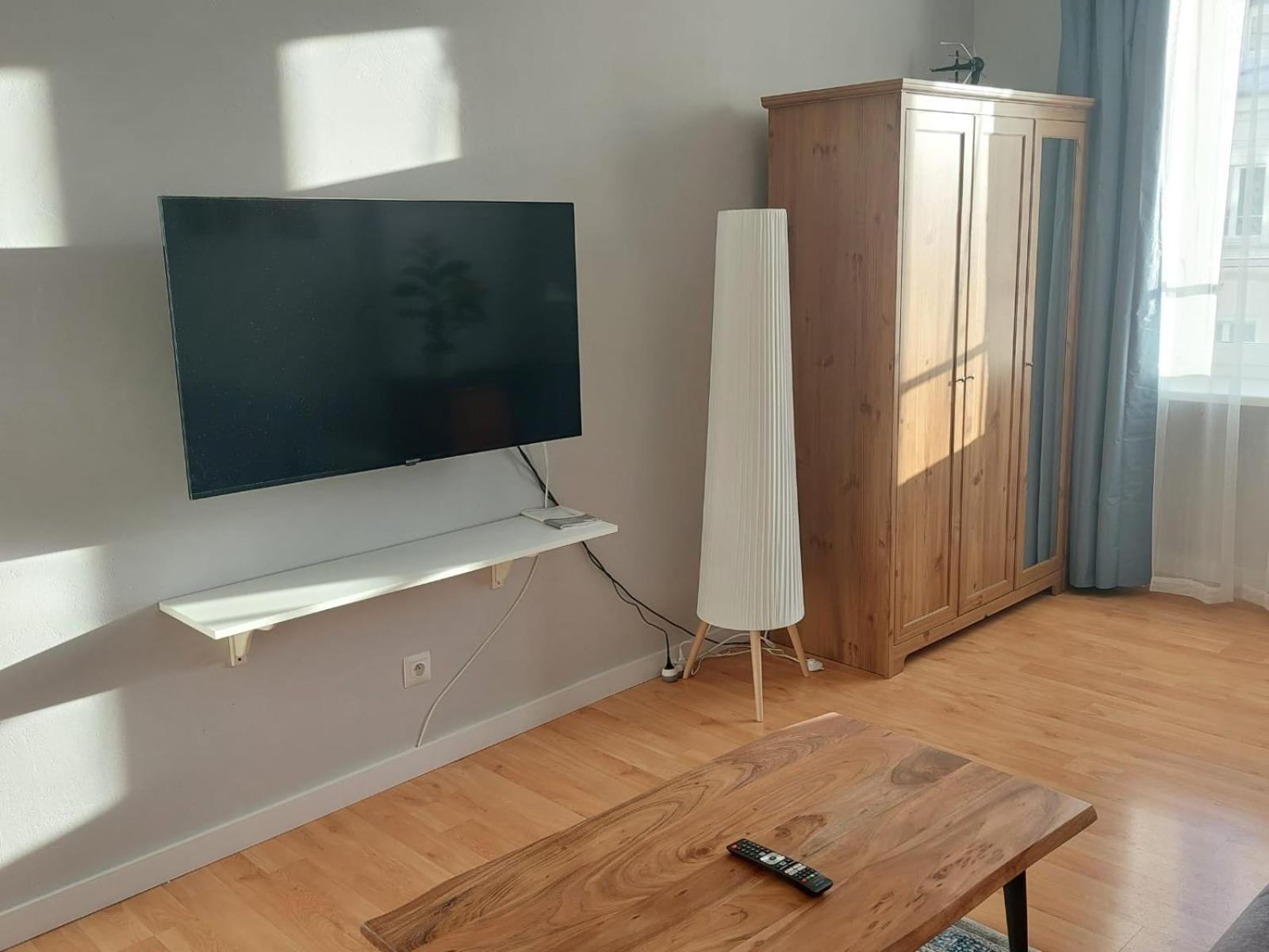 Stylish Bright Apartment Ochota With Balcony Варшава Екстериор снимка